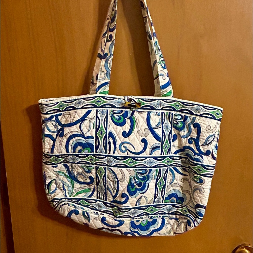 Vera Bradley Villager‎ Tote Bag in Mediterranean White Purse Retired